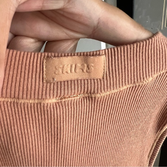 Skims Mock Neck Ribbed Tank - Picture 5 of 6